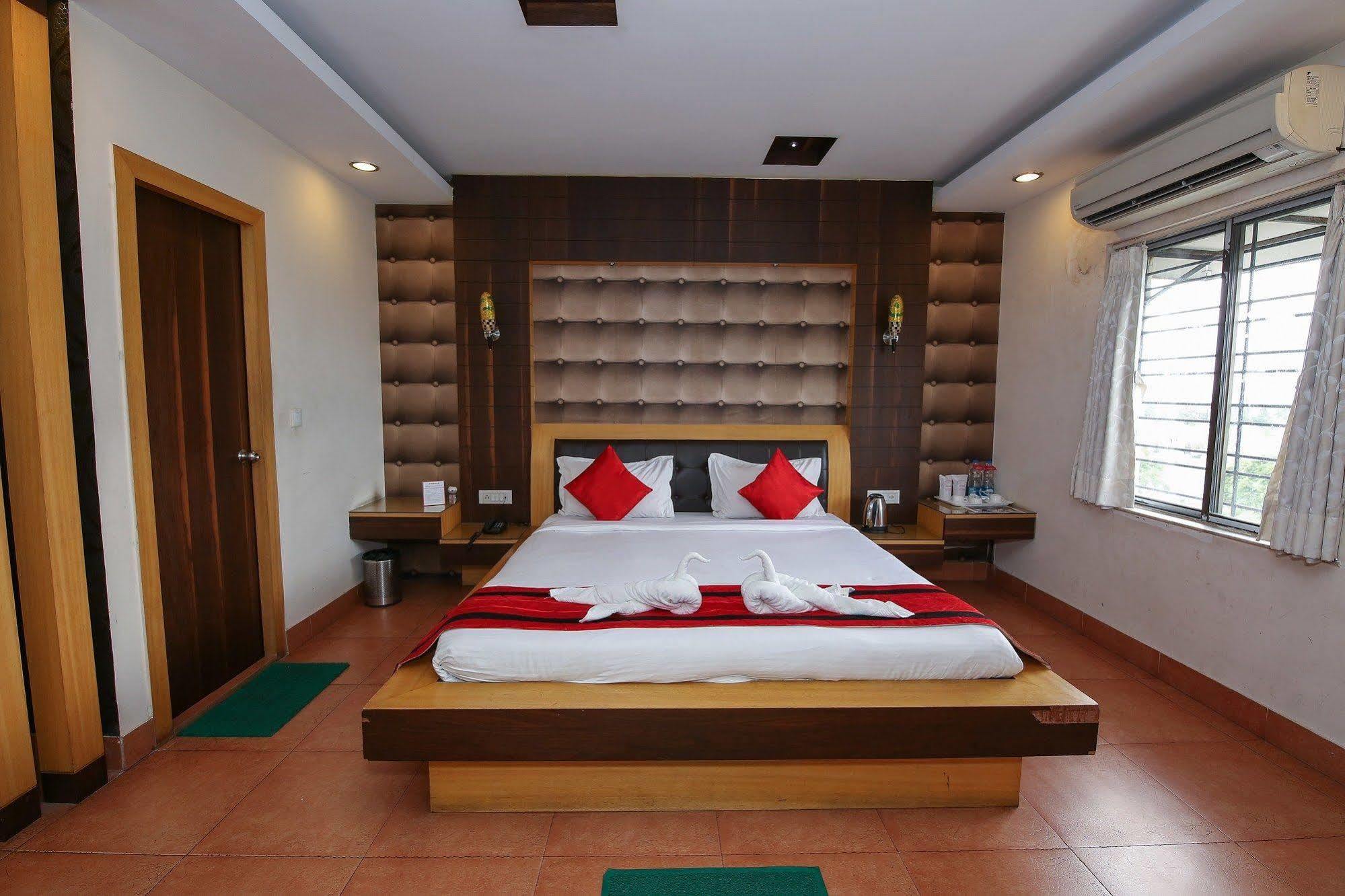Fabhotel Sreemaa Salt